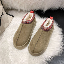 Load image into Gallery viewer, Faux Fur Center-Seam Slippers
