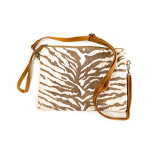 Load image into Gallery viewer, Go Get &#39;Em Tiger Purse
