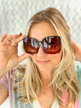 Load image into Gallery viewer, Megan Sunglasses in Tortoise

