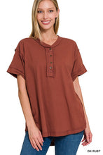 Load image into Gallery viewer, RAW EDGE DETAILED BUTTON CLOSURE SHORT SLEEVE TOP
