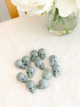Load image into Gallery viewer, Money Mini Skull Wax Melts
