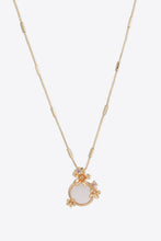 Load image into Gallery viewer, White Mother-Of-Pearl Flower Pendant Copper Necklace
